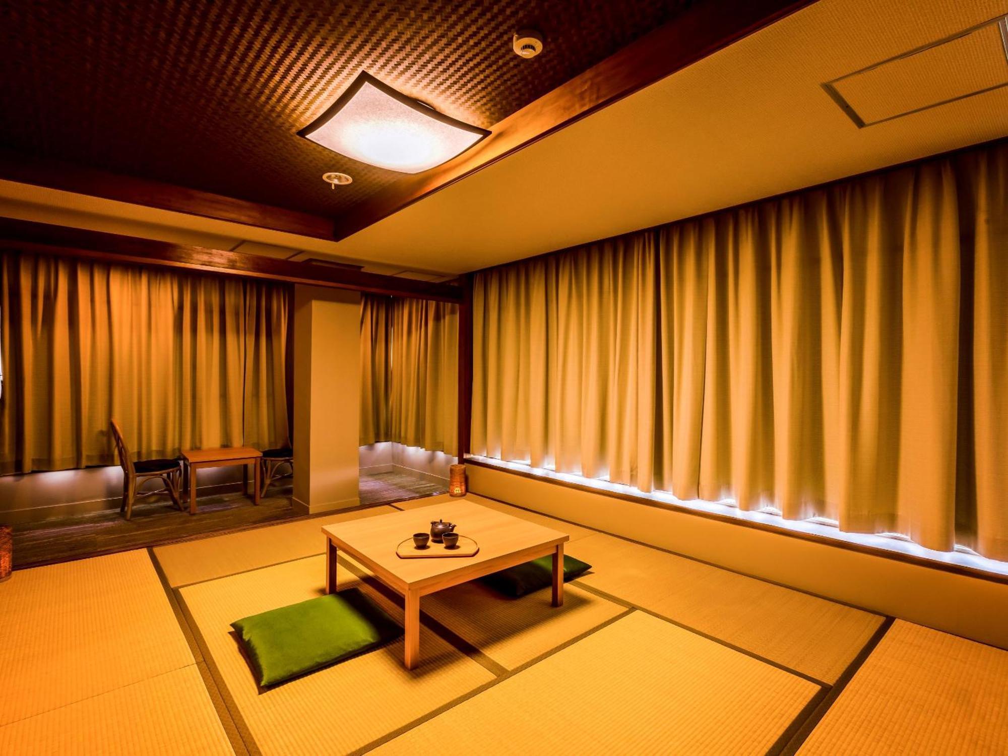 Готель Ooedo Onsen Monogatari Premium Toba Saichoraku Екстер'єр фото